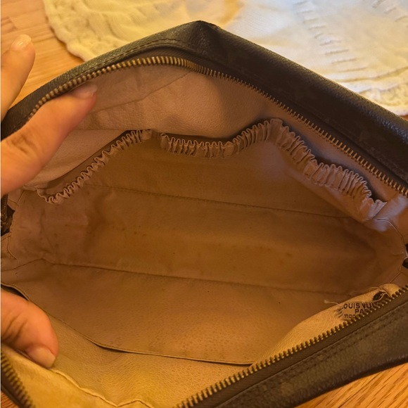 Vintage Louis Vuitton Monogram Trousse Toilette 26 Makeup bag - Picture 6 of 6
